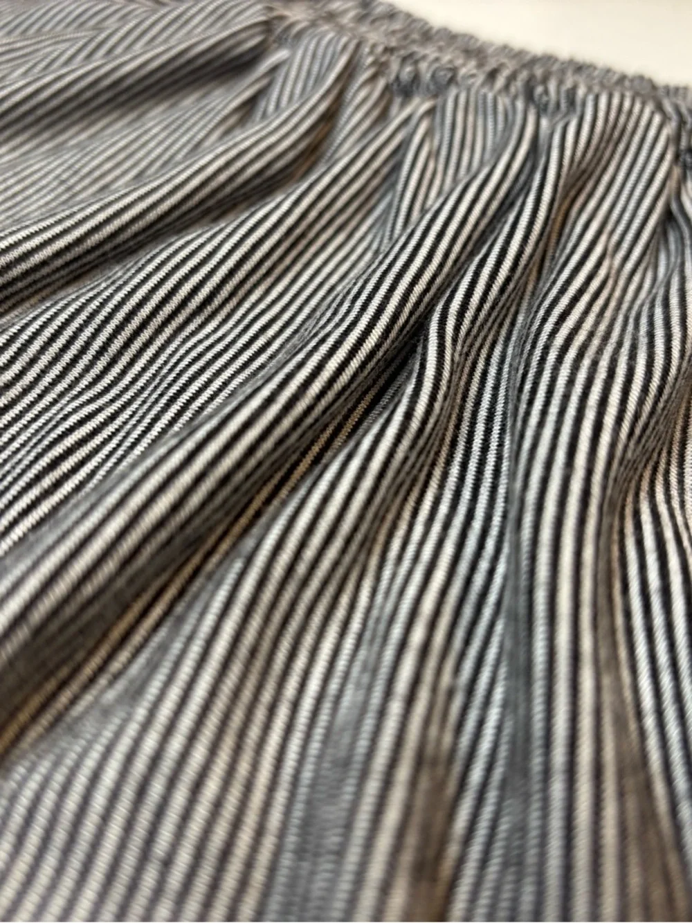 American Eagle Off-Shoulder Flutter Sleeve Women’s XL Black White Stripe Top - Picture 4 of 9